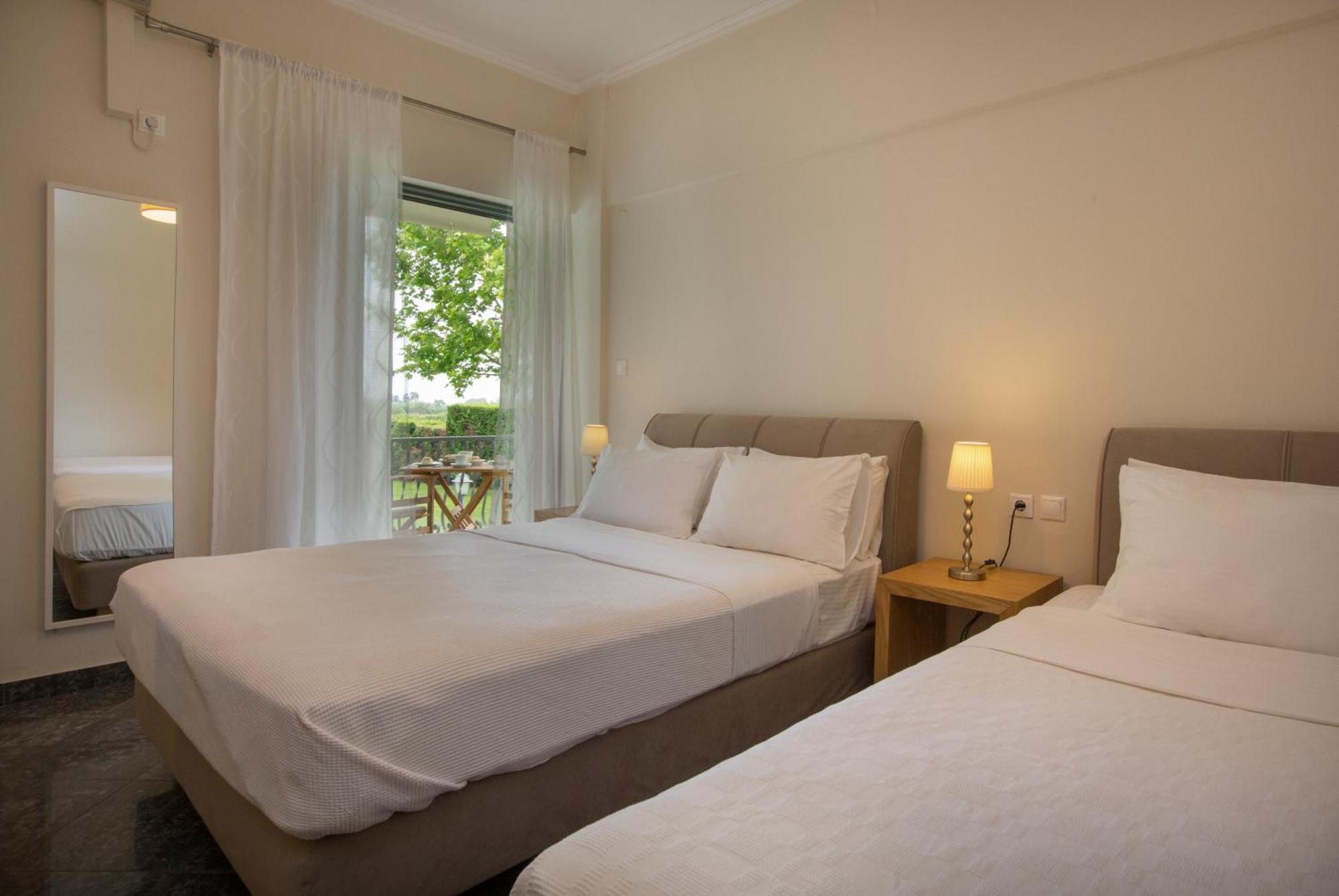 Fragos Garden Studios Kastro-Kyllini Bilik gambar
