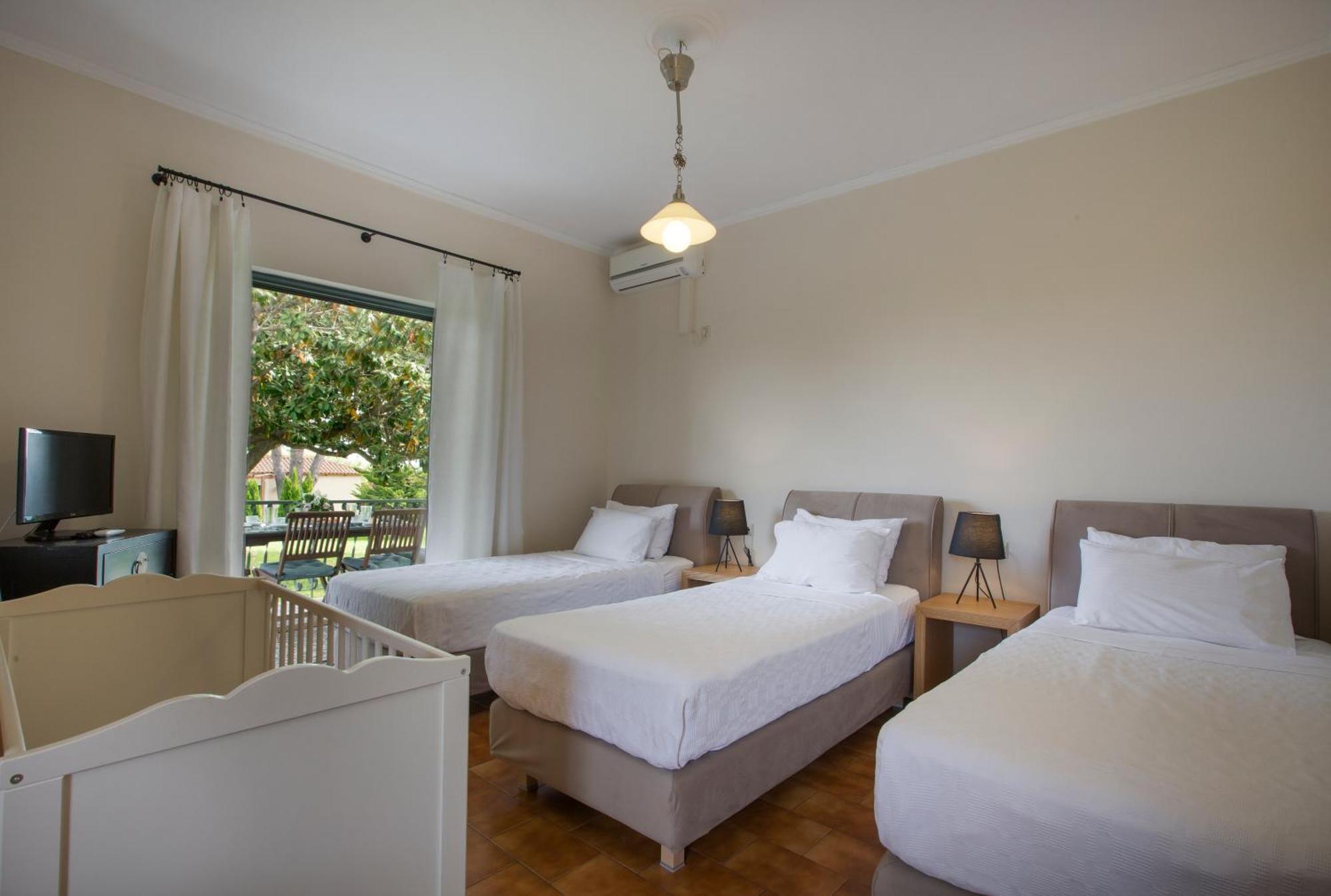 Fragos Garden Studios Kastro-Kyllini Bilik gambar